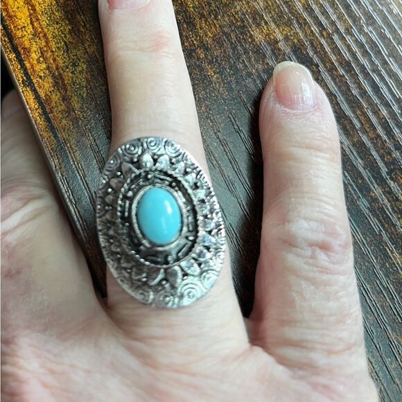 BOGO
Western Concho Ring with Centered Turquoise Stone - Picture 1 of 4